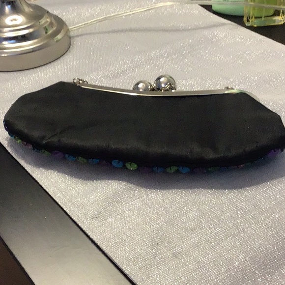 Clutch - Picture 4 of 4